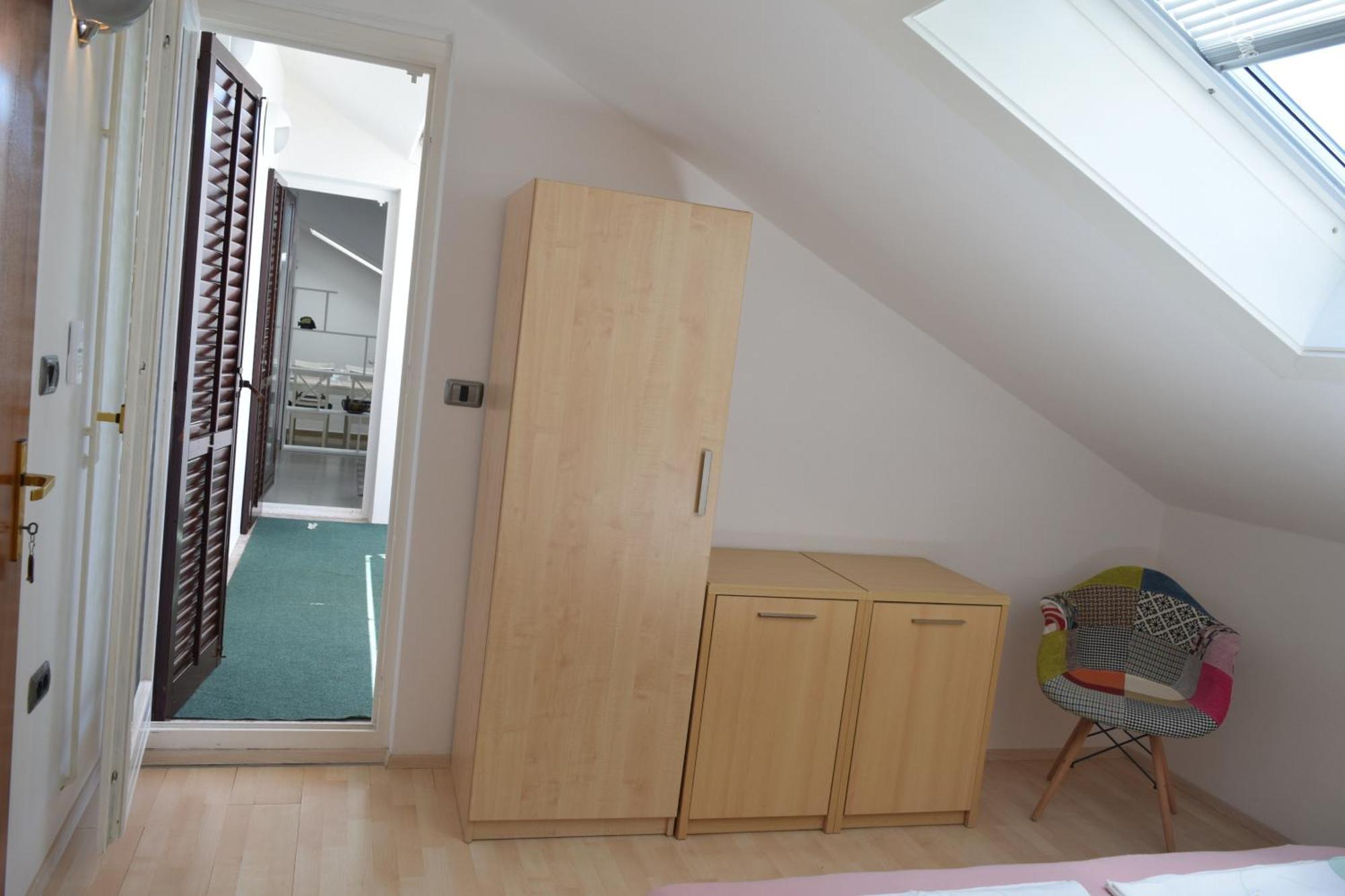 Apartments And Rooms By The Sea Barbat, Rab - 4973 Rab Town Room photo